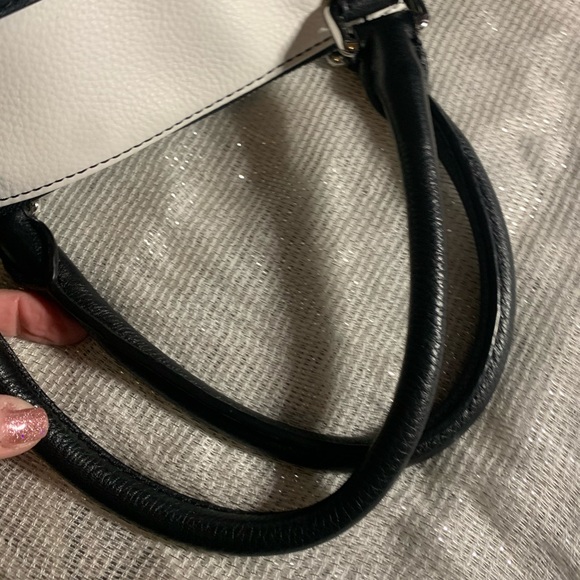 MICHAEL KORS HUDSON LEATHER SATCHEL - Picture 8 of 13